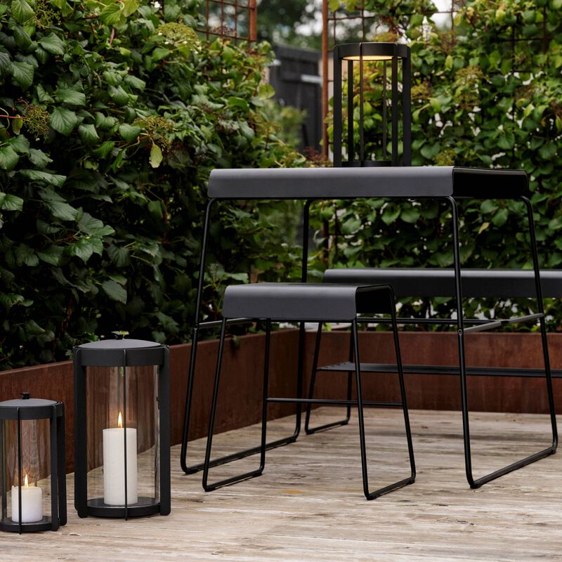 Zone Skammel 38,5 x 34 x 45 cm i black pulverlaker